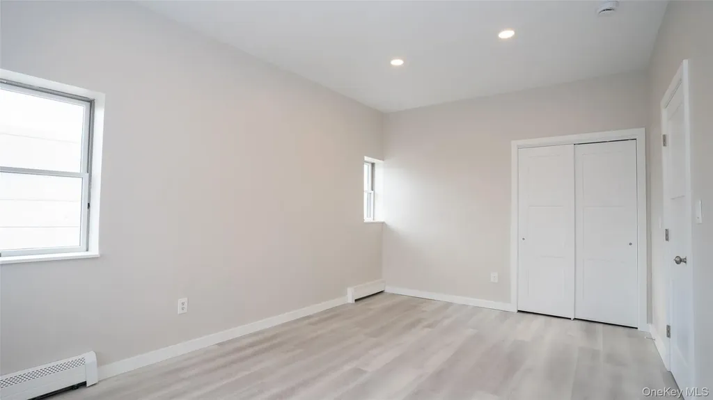 4001 Broadway Island Park NY 11558