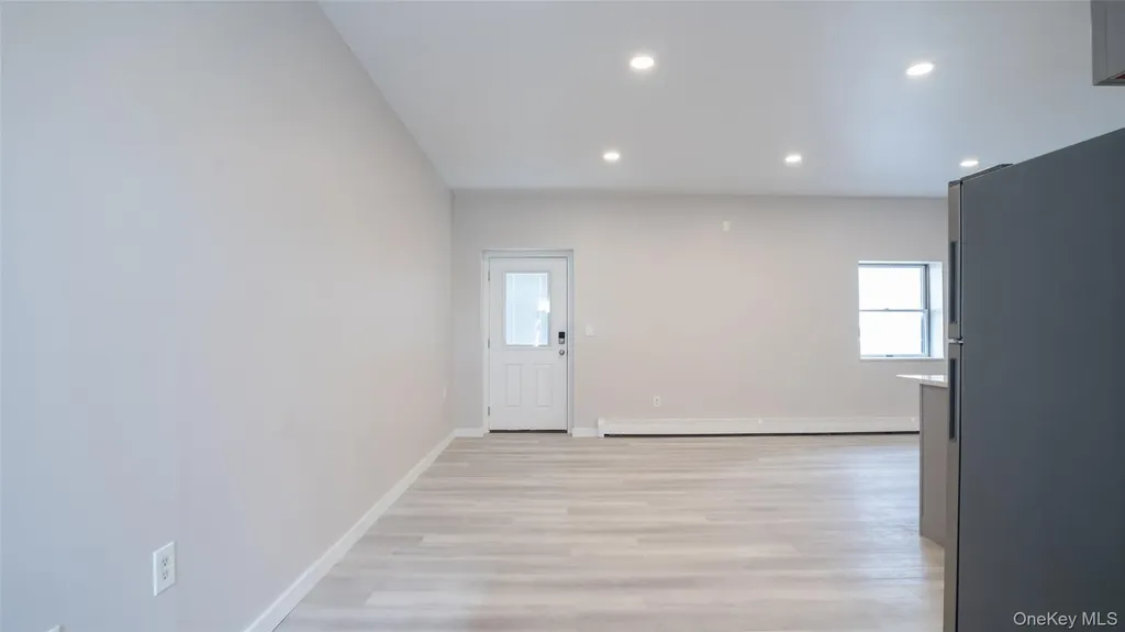 4001 Broadway Island Park NY 11558