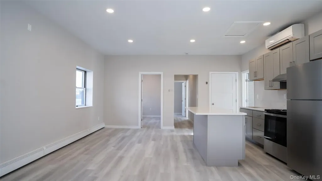 4001 Broadway Island Park NY 11558