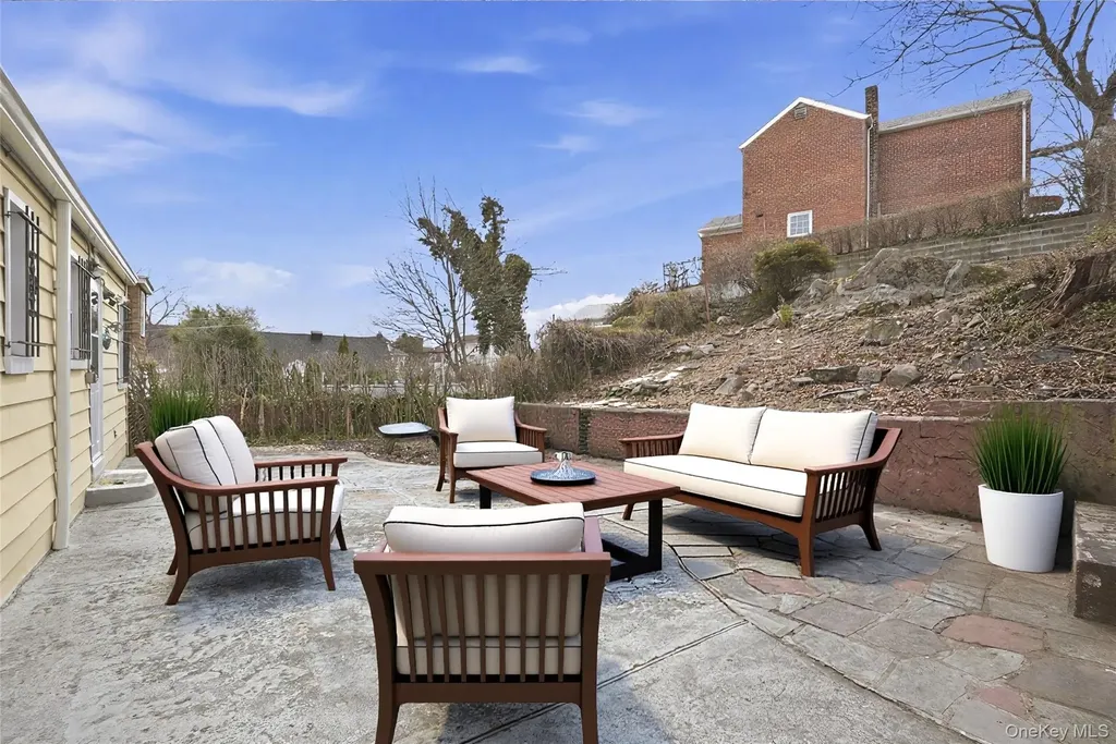 71 Glen Road Yonkers NY 10704