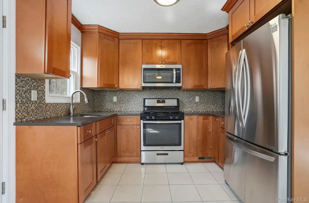71 Glen Road Yonkers NY 10704