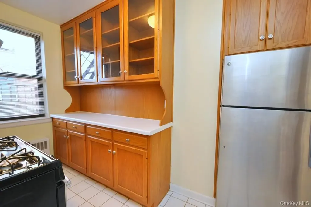 142 Garth Road Scarsdale NY 10583