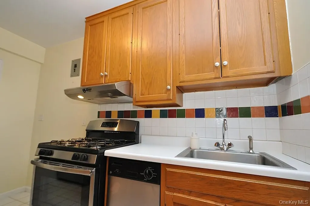 142 Garth Road Scarsdale NY 10583