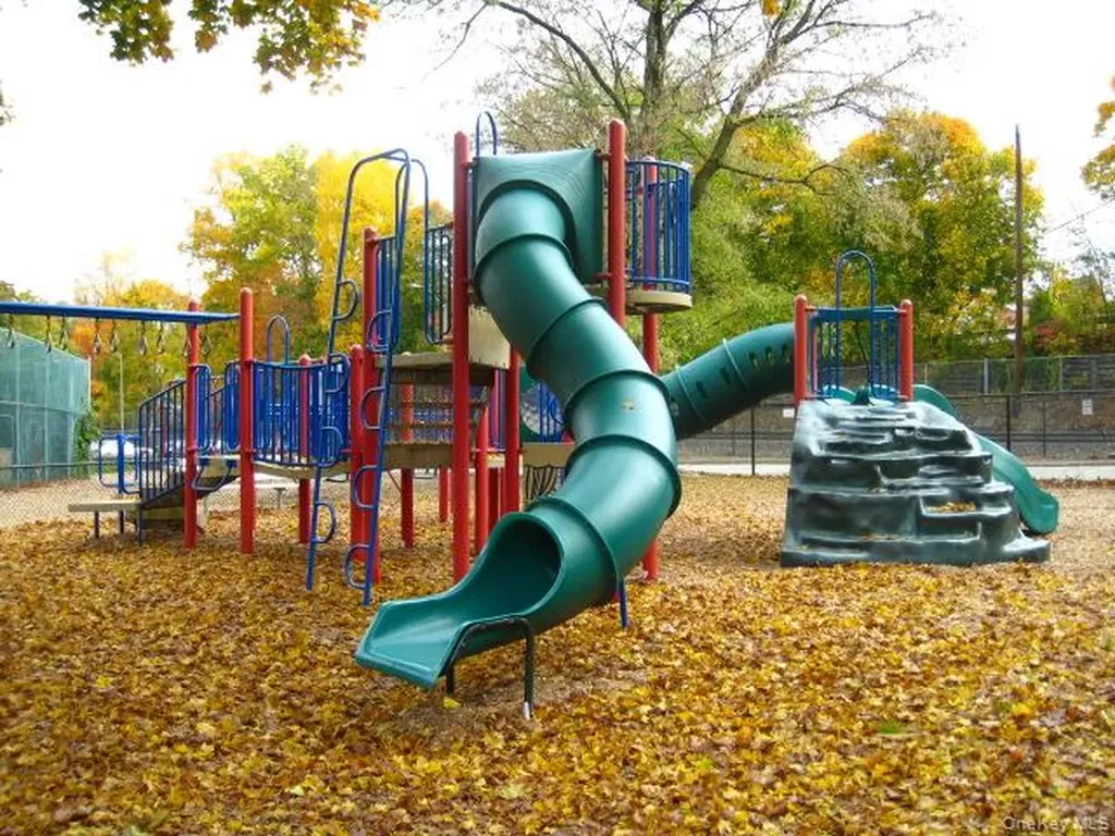 142 Garth Road Scarsdale NY 10583
