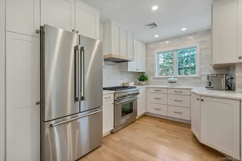 88 Marion Drive New Rochelle NY 10804