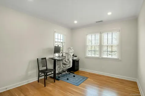 88 Marion Drive New Rochelle NY 10804