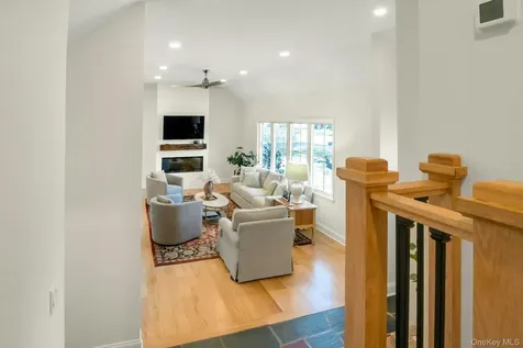 88 Marion Drive New Rochelle NY 10804