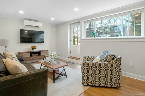 88 Marion Drive New Rochelle NY 10804
