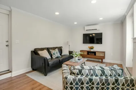 88 Marion Drive New Rochelle NY 10804