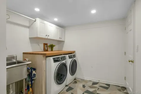 88 Marion Drive New Rochelle NY 10804