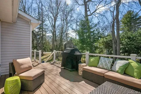 88 Marion Drive New Rochelle NY 10804
