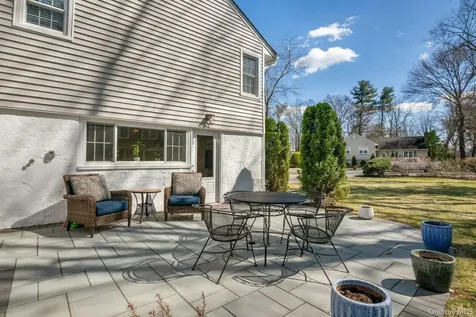 88 Marion Drive New Rochelle NY 10804