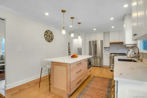 88 Marion Drive New Rochelle NY 10804