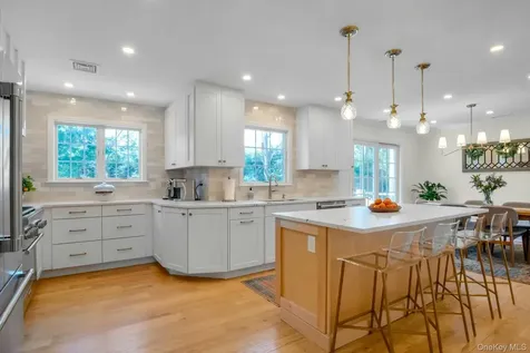 88 Marion Drive New Rochelle NY 10804