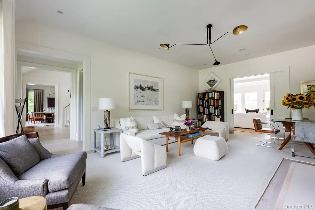 571 Pauls Lane Bridgehampton NY 11932
