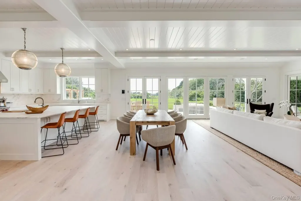 571 Pauls Lane Bridgehampton NY 11932