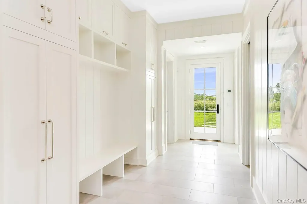 571 Pauls Lane Bridgehampton NY 11932