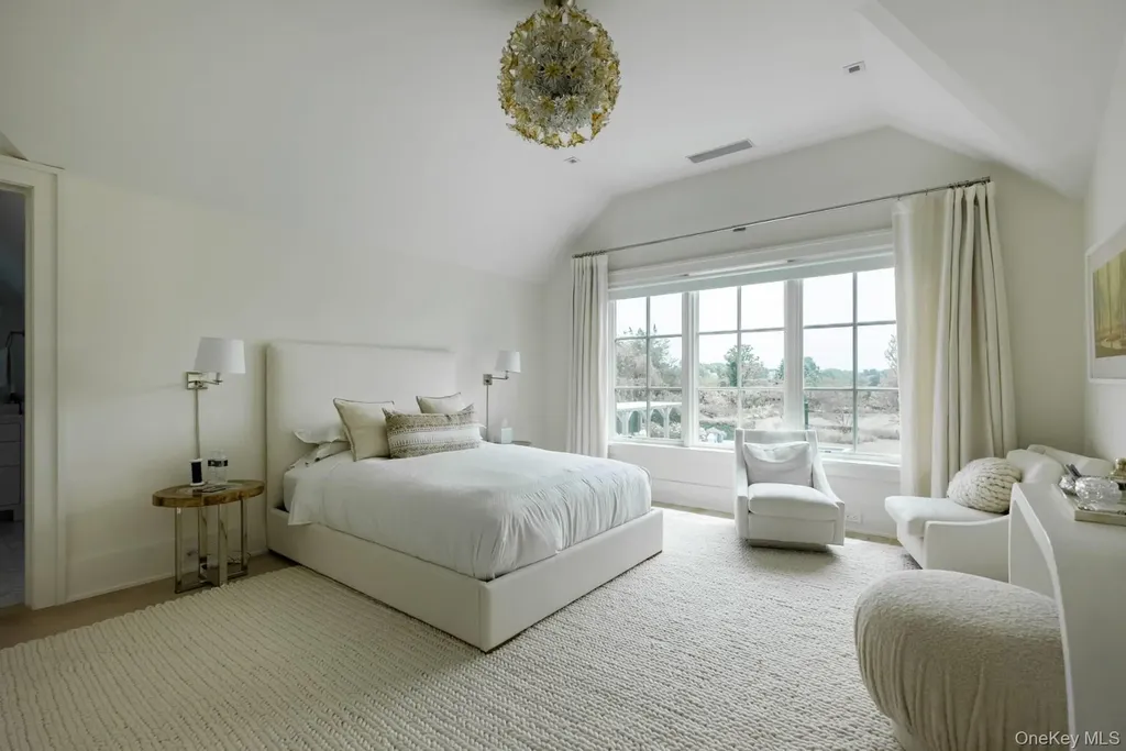 571 Pauls Lane Bridgehampton NY 11932