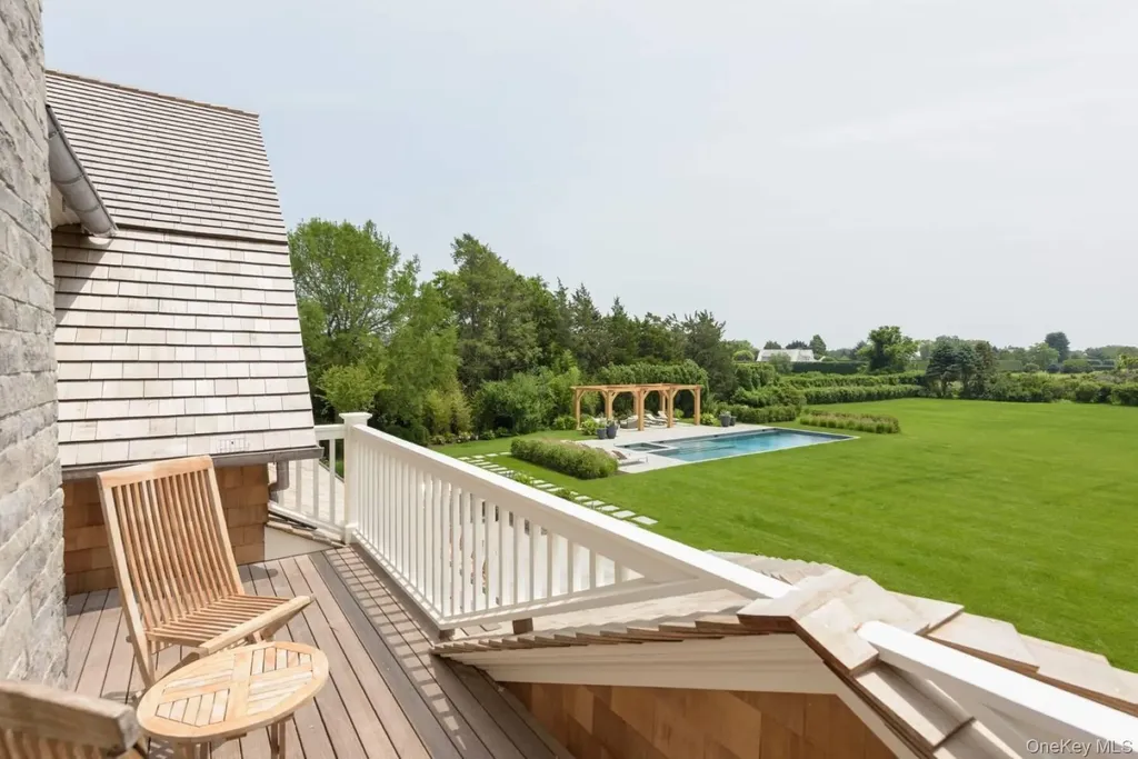 571 Pauls Lane Bridgehampton NY 11932