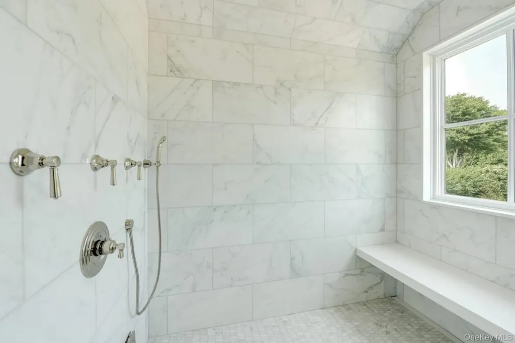 571 Pauls Lane Bridgehampton NY 11932