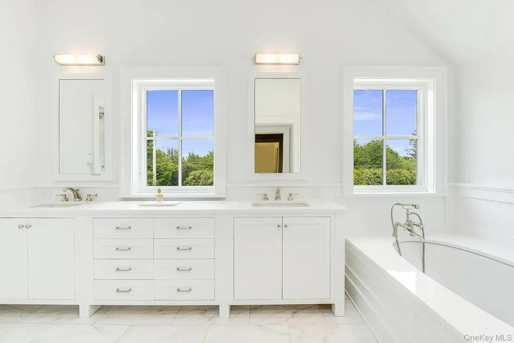 571 Pauls Lane Bridgehampton NY 11932