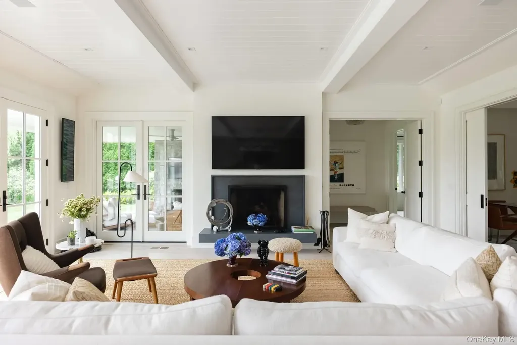 571 Pauls Lane Bridgehampton NY 11932