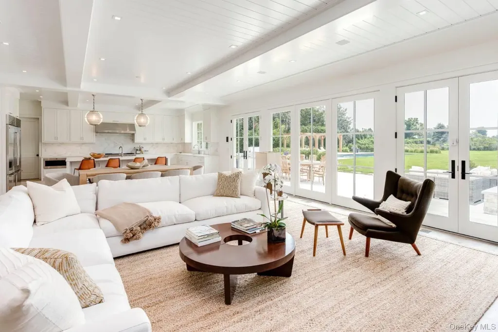 571 Pauls Lane Bridgehampton NY 11932