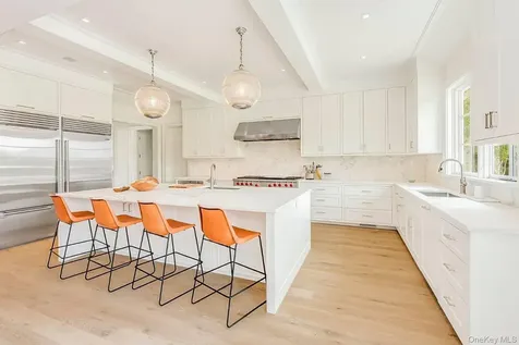 571 Pauls Lane Bridgehampton NY 11932