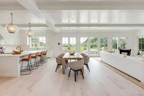 571 Pauls Lane Bridgehampton NY 11932