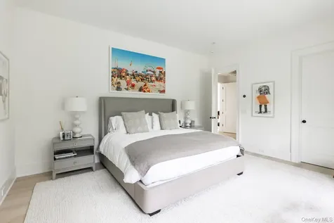 571 Pauls Lane Bridgehampton NY 11932