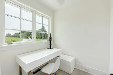 571 Pauls Lane Bridgehampton NY 11932