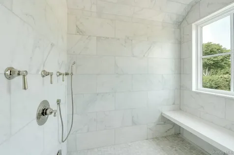 571 Pauls Lane Bridgehampton NY 11932