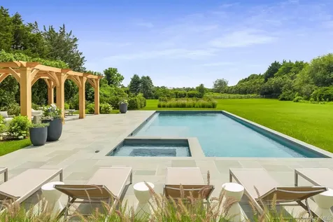 571 Pauls Lane Bridgehampton NY 11932