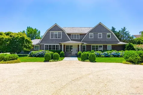 571 Pauls Lane Bridgehampton NY 11932