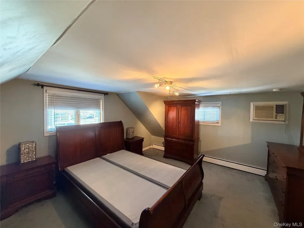 140 10th Avenue West Babylon NY 11704