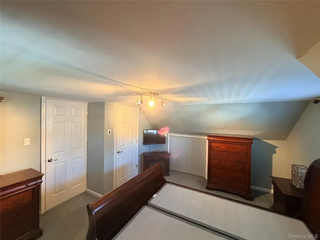 140 10th Avenue West Babylon NY 11704