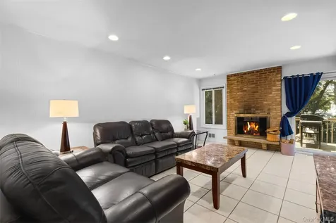 40 Penny Lane Scarsdale NY 10583