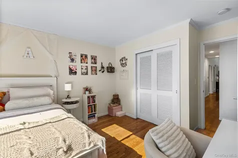 40 Penny Lane Scarsdale NY 10583