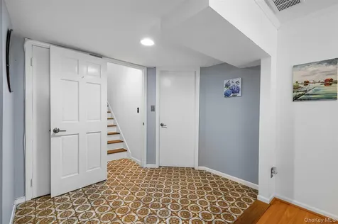 40 Penny Lane Scarsdale NY 10583