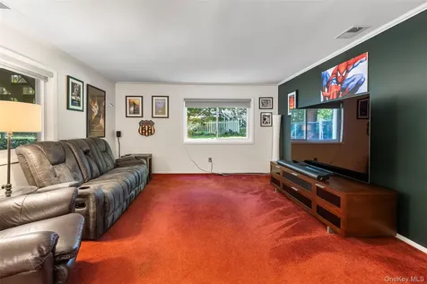 40 Penny Lane Scarsdale NY 10583