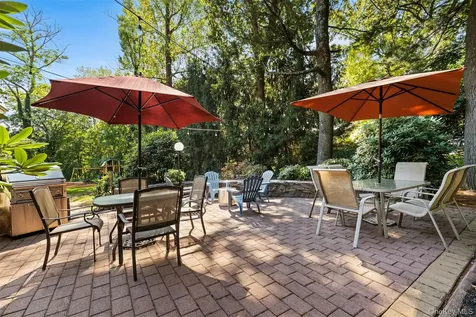 40 Penny Lane Scarsdale NY 10583
