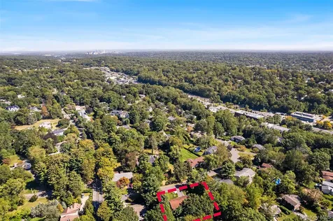 40 Penny Lane Scarsdale NY 10583