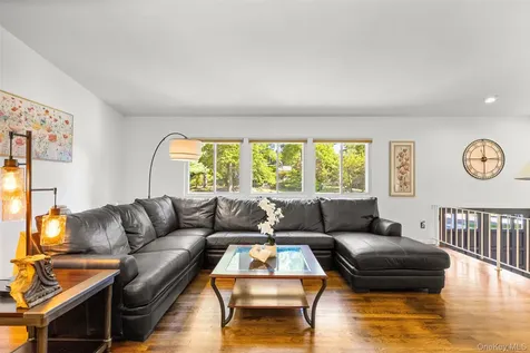 40 Penny Lane Scarsdale NY 10583