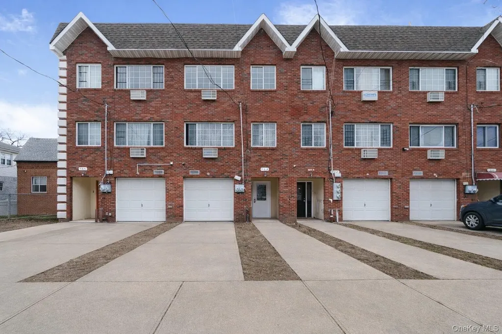 964 Hemlock Street Brooklyn NY 11208