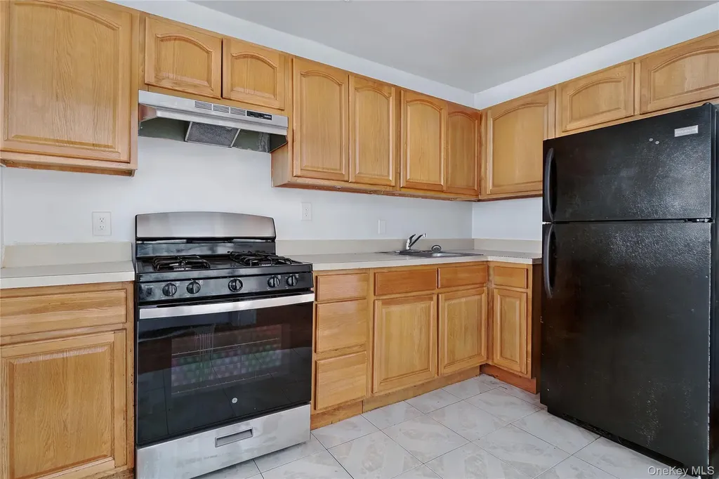 964 Hemlock Street Brooklyn NY 11208