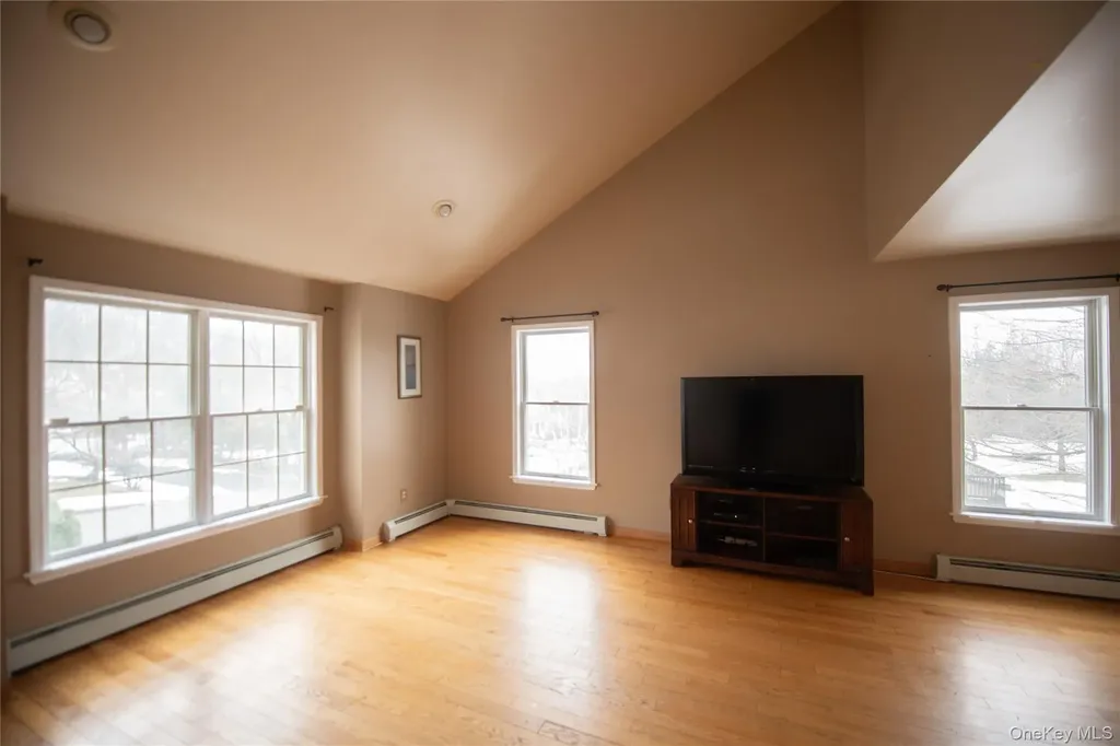 17 Oakley Boulevard Garnerville NY 10923