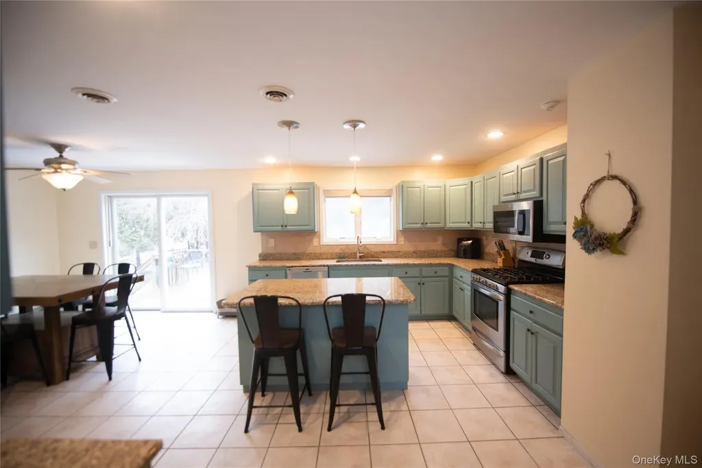 17 Oakley Boulevard Garnerville NY 10923