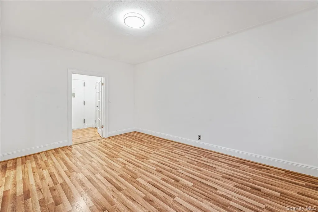 61-40 Saunders Rego Park NY 11374