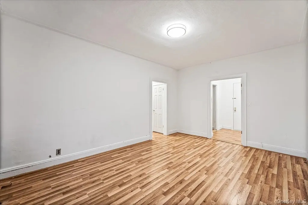 61-40 Saunders Rego Park NY 11374