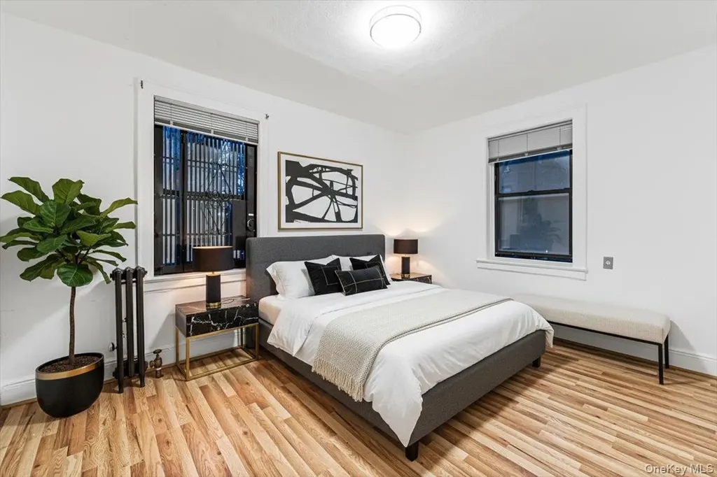 61-40 Saunders Rego Park NY 11374